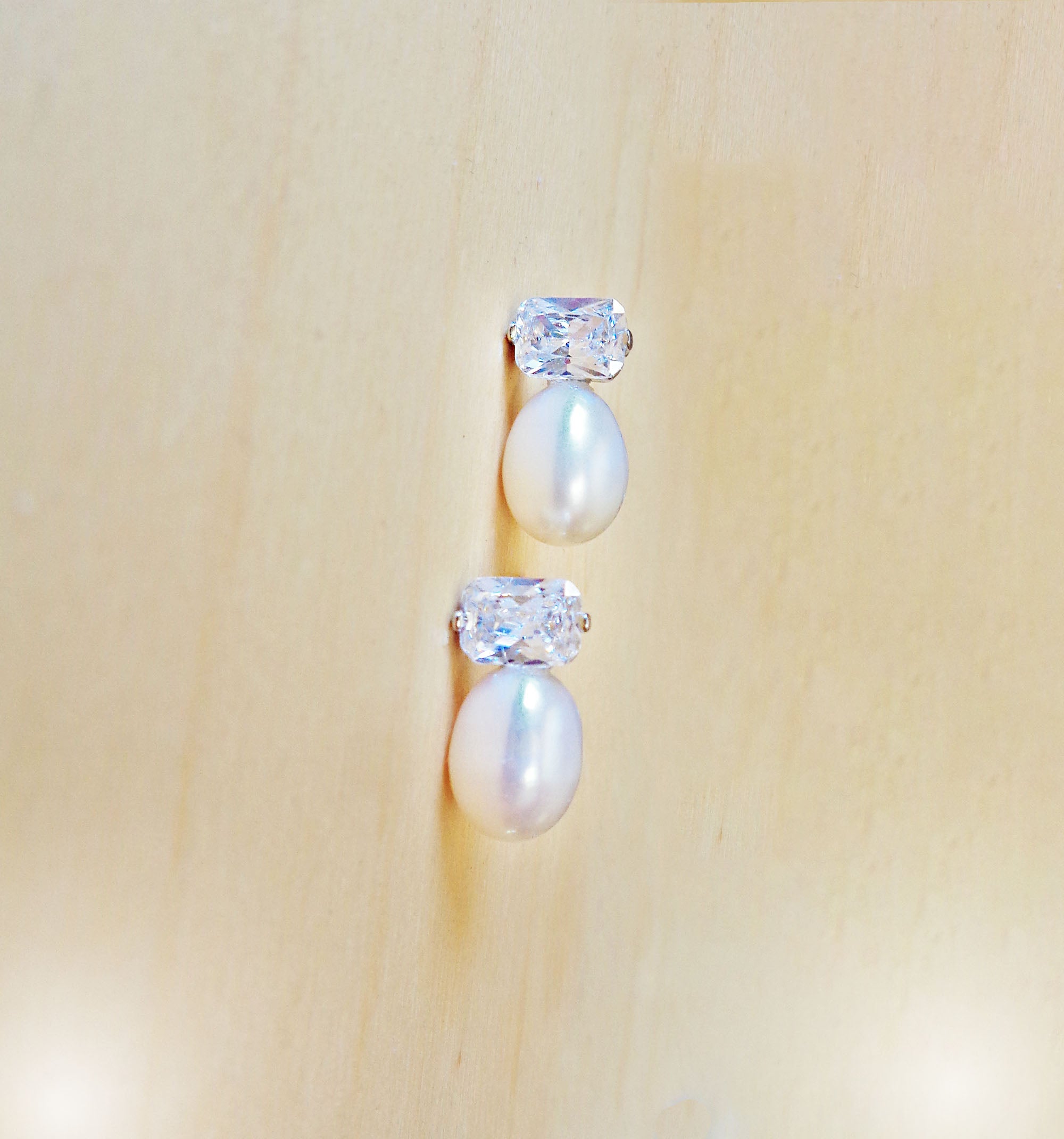 Fresh water pearl white stud earring, cubic zirconia sterling silver