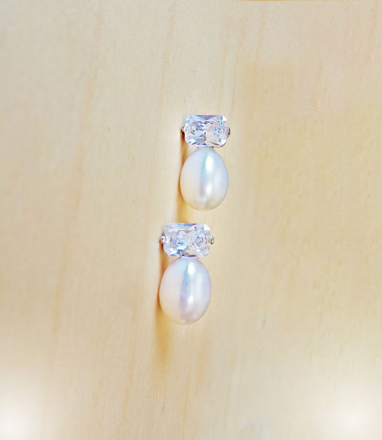 Fresh water pearl white stud earring, cubic zirconia sterling silver