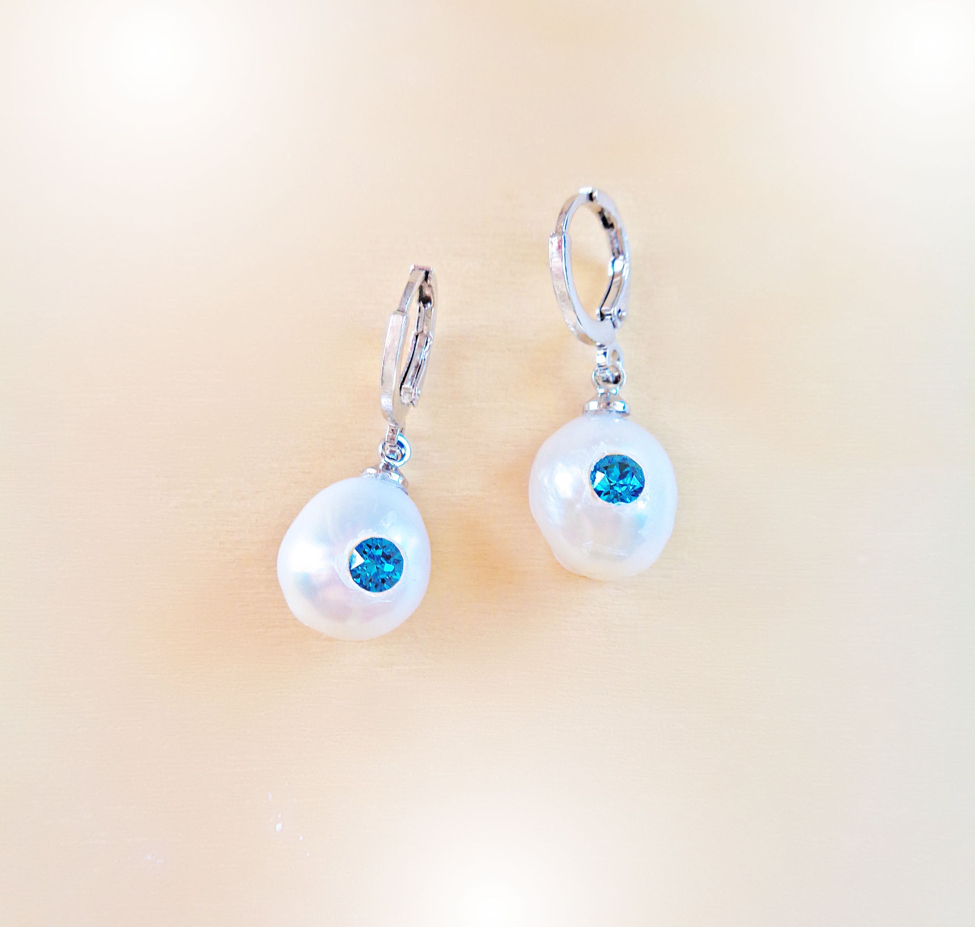 Natural cultured fresh water pearl 4A and crystal drop earrings,rhodium silver