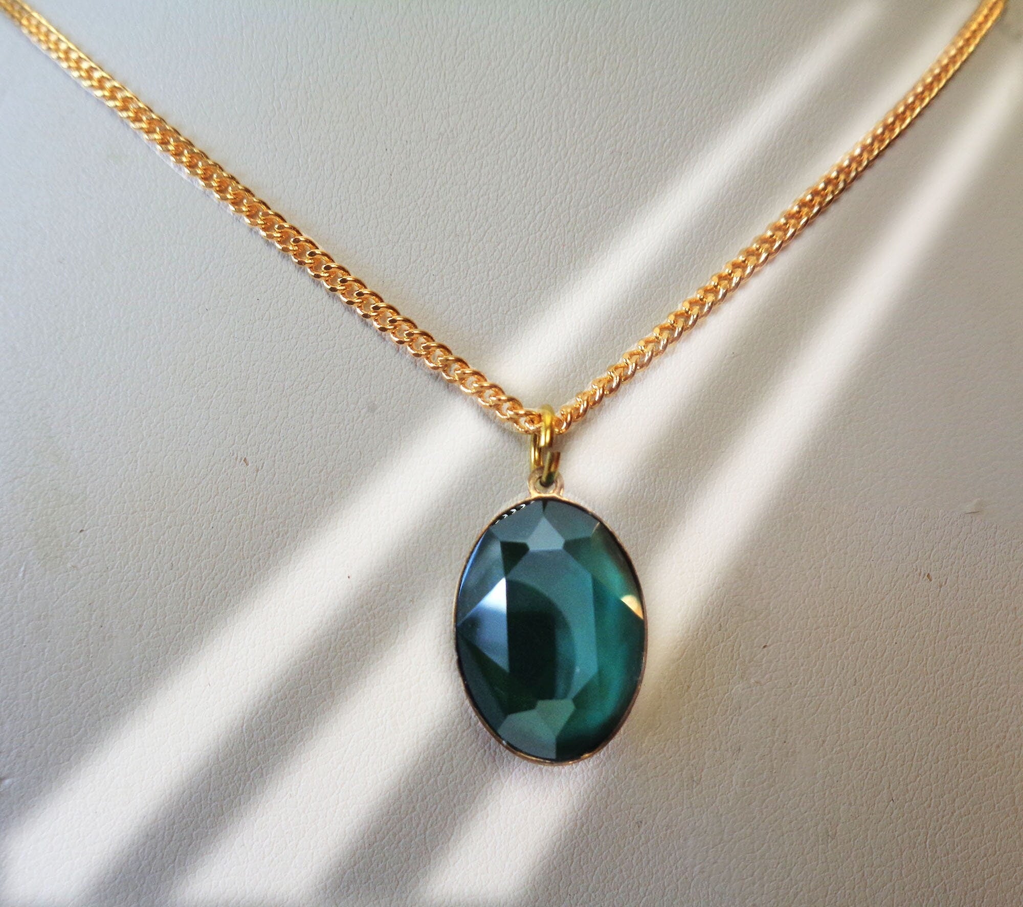Crystal oval drop  pendant necklace,royal green