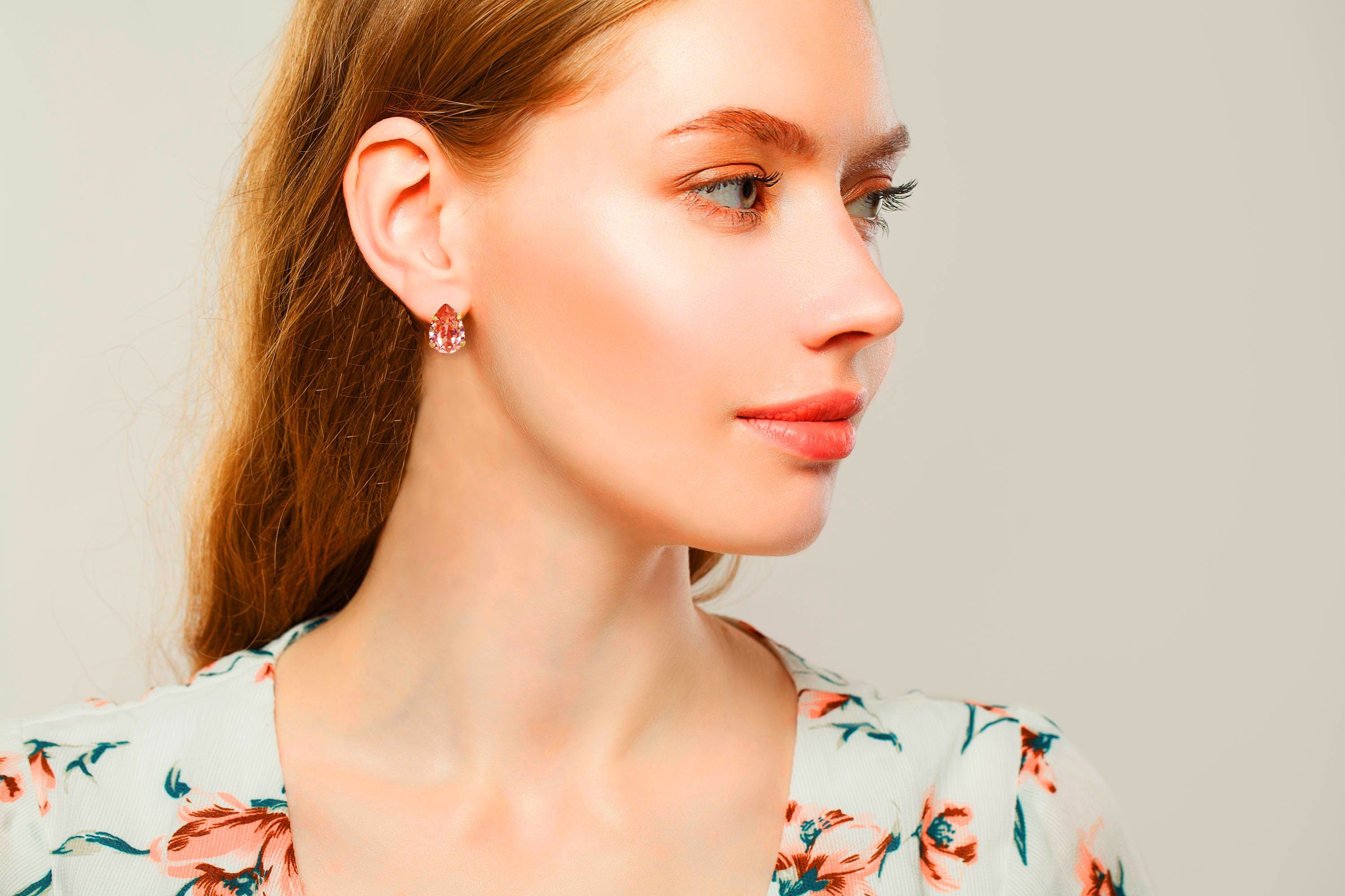 Crystal pear stud earrings rose peach,yellow gold