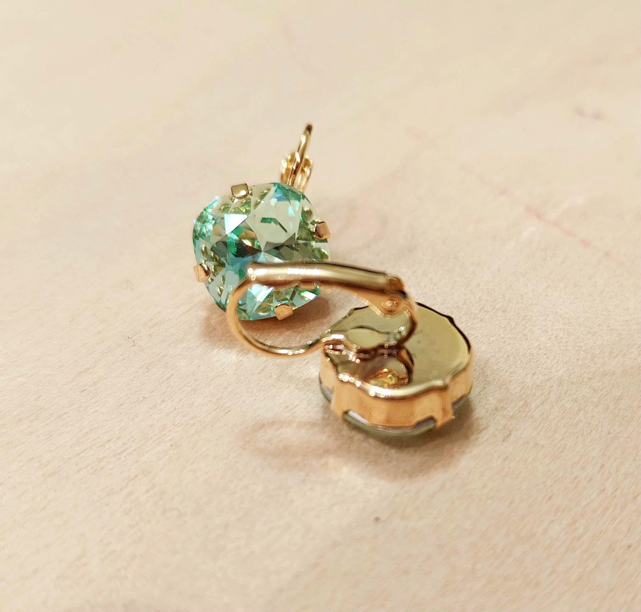 Swarovski Kristall 12 mm quadratische Ohrringe mit ausgefallenem Stein, grüner Chrysolith, vergoldet