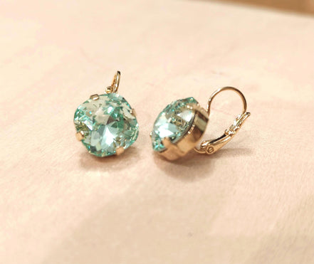 Swarovski Kristall 12 mm quadratische Ohrringe mit ausgefallenem Stein, grüner Chrysolith, vergoldet