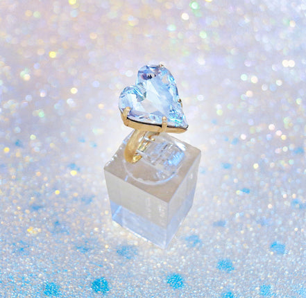 Crystal sweetheart stone ring,clear crystal,yellow gold
