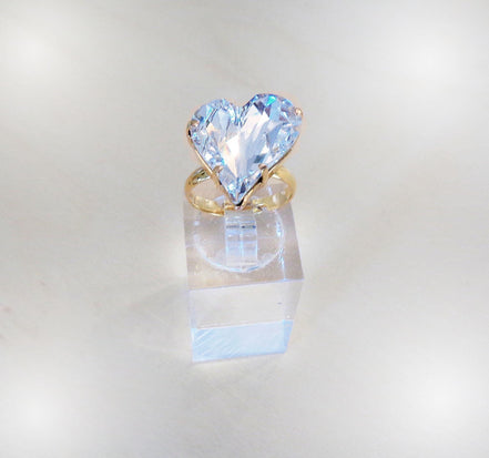 Crystal sweetheart stone ring,clear crystal,yellow gold
