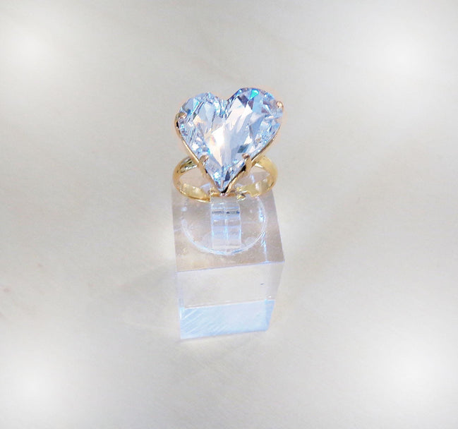 Crystal sweetheart stone ring,clear crystal,yellow gold