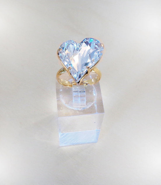 Crystal sweetheart stone ring,clear crystal,yellow gold