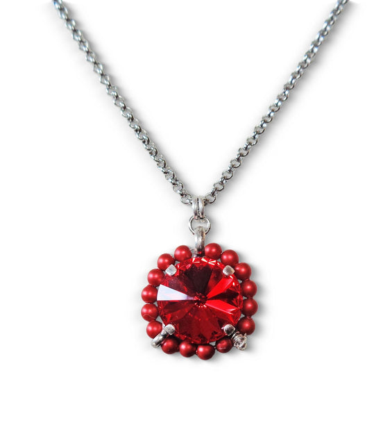 Crystal and pearl round pendant necklace red siam