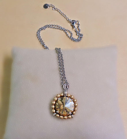 Crystal and pearl round pendant necklace golden shadow