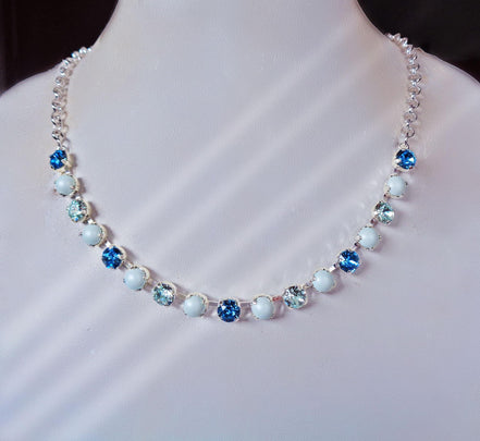 Collier en cristaux et perles Swarovski, bleu glacier, bleu pastel, plaqué argent brillant