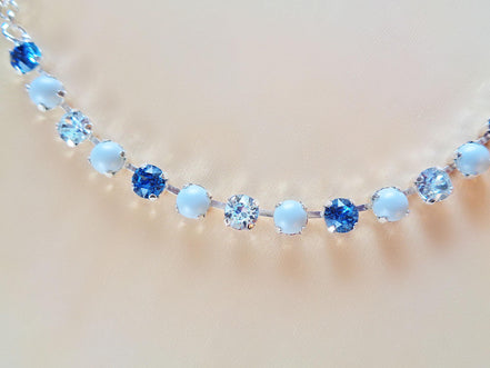 Collier en cristaux et perles Swarovski, bleu glacier, bleu pastel, plaqué argent brillant