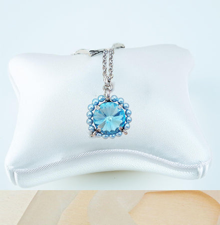 Crystal and pearl round pendant necklace aquamarine
