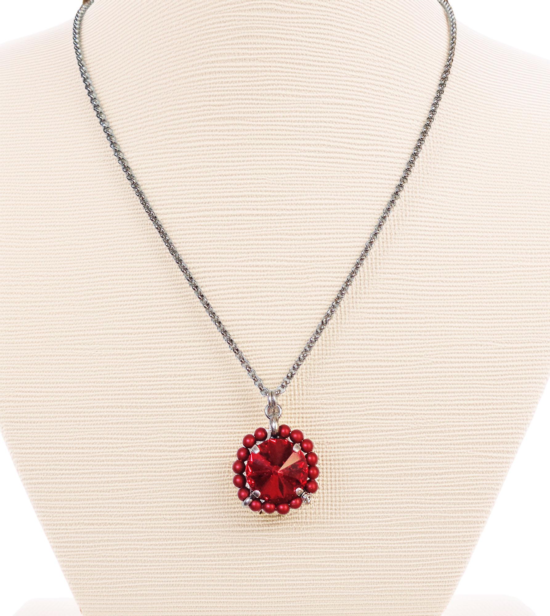 Crystal and pearl round pendant necklace red siam