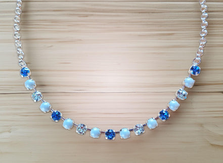 Collier en cristaux et perles Swarovski, bleu glacier, bleu pastel, plaqué argent brillant